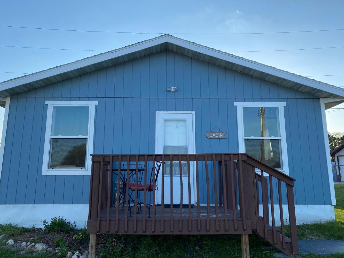 Pelican Motel Pelican Rapids Екстериор снимка