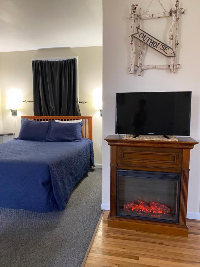 Pelican Motel Pelican Rapids Екстериор снимка