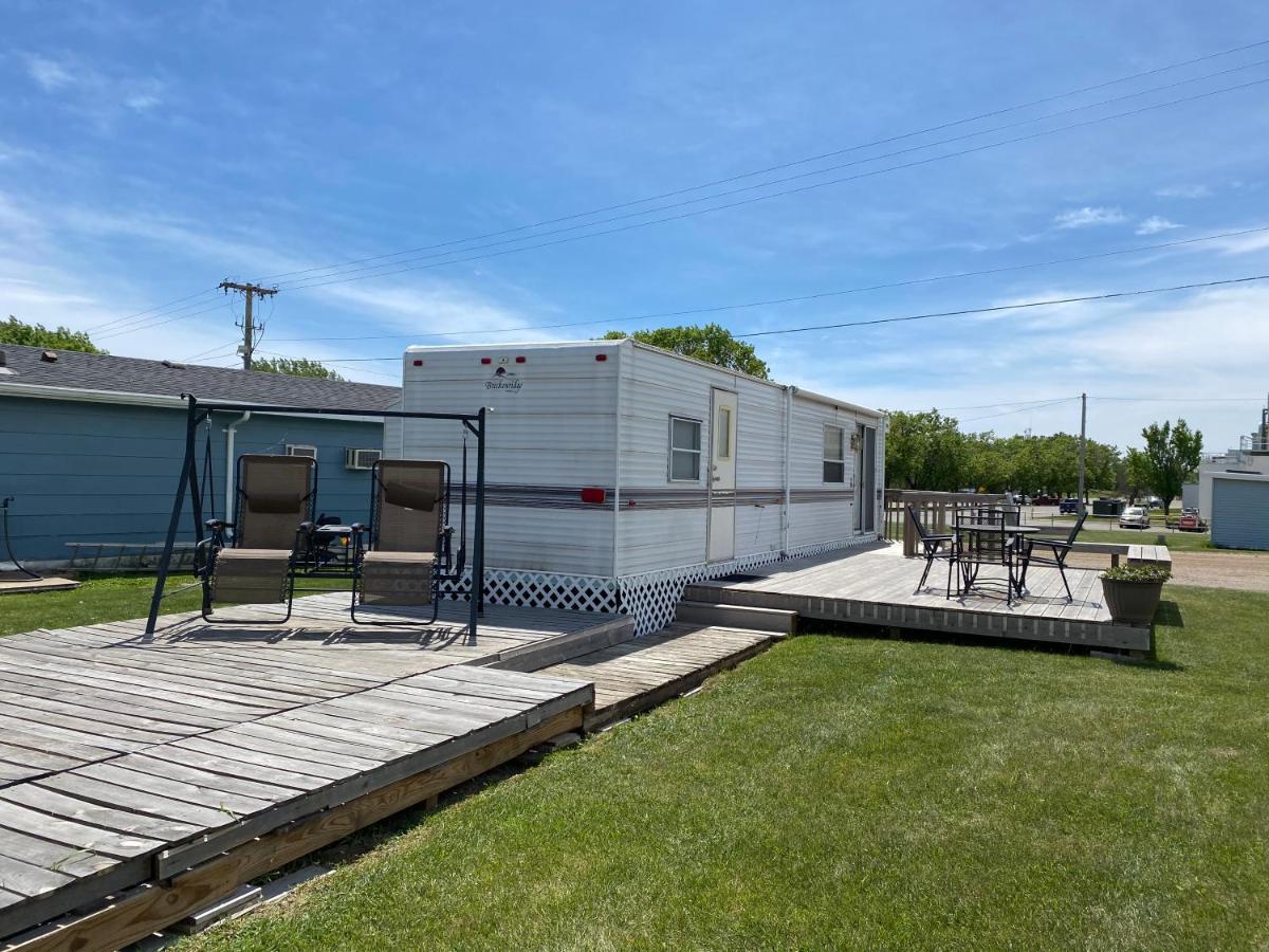 Pelican Motel Pelican Rapids Екстериор снимка