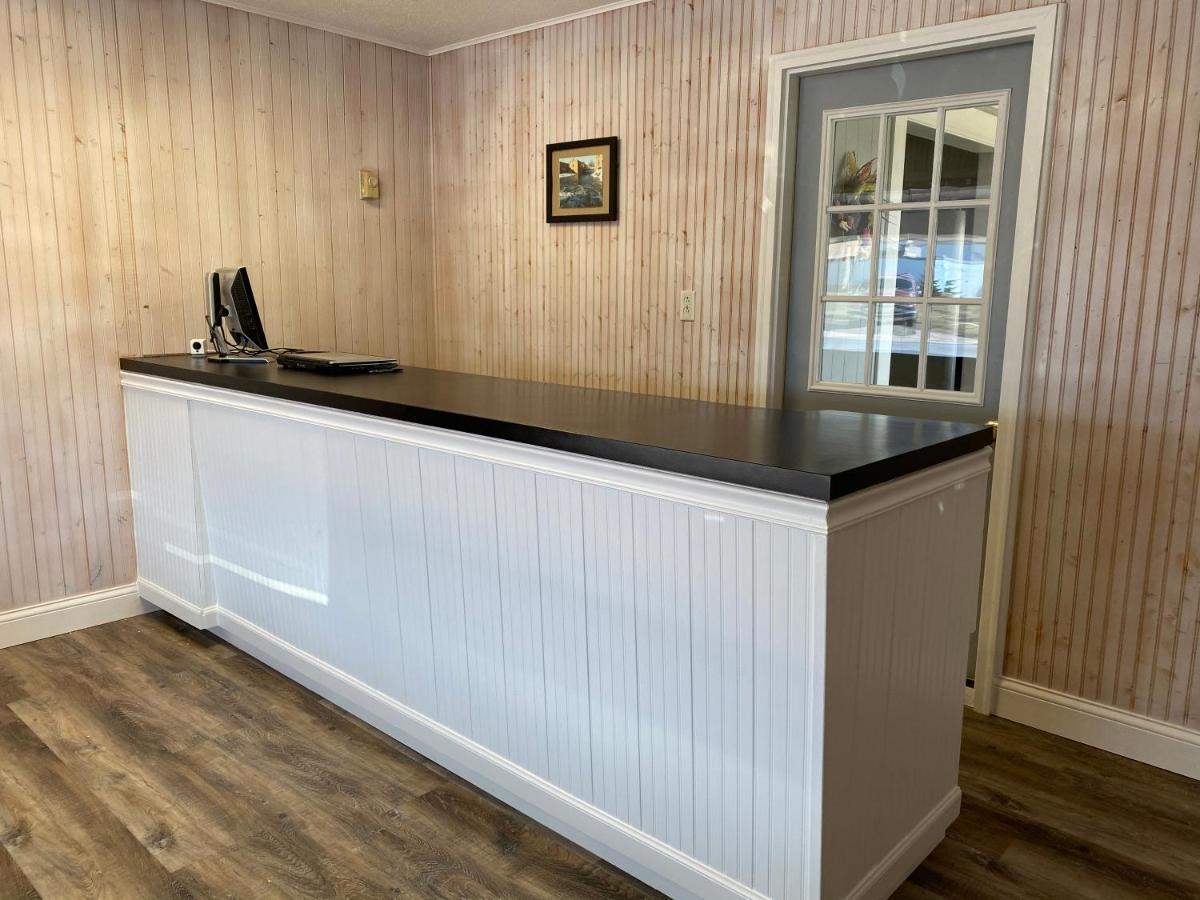 Pelican Motel Pelican Rapids Екстериор снимка