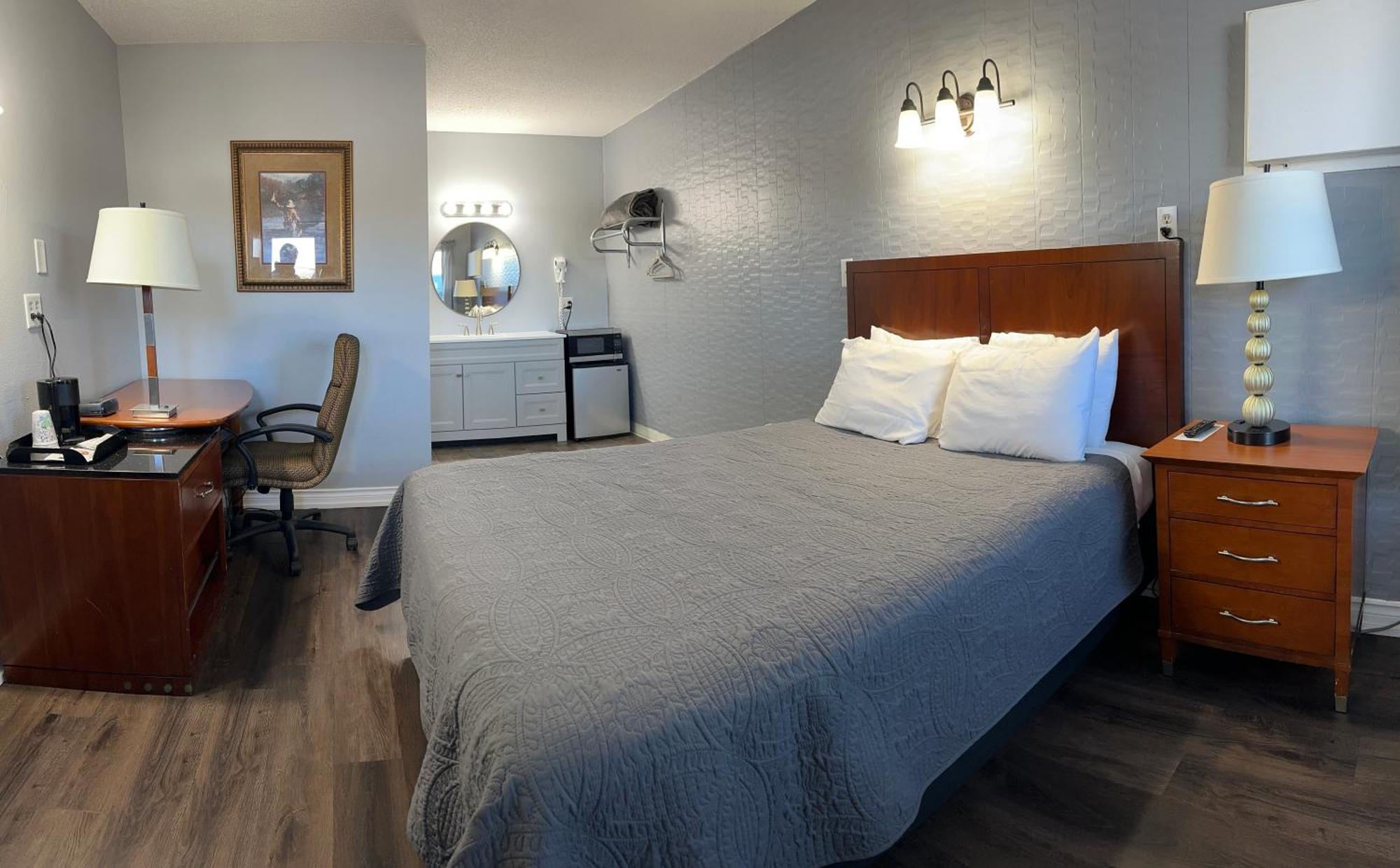 Pelican Motel Pelican Rapids Екстериор снимка