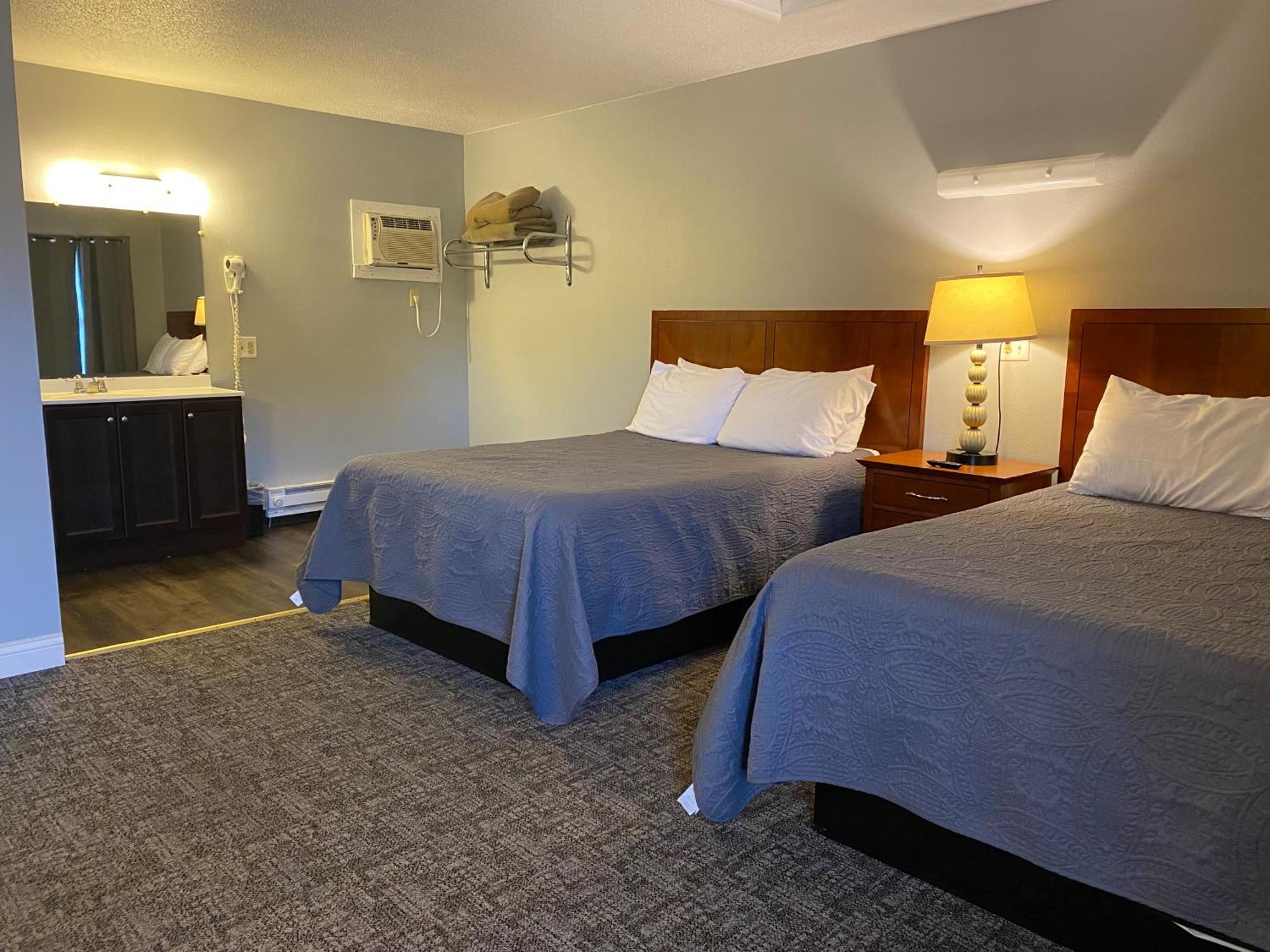 Pelican Motel Pelican Rapids Екстериор снимка