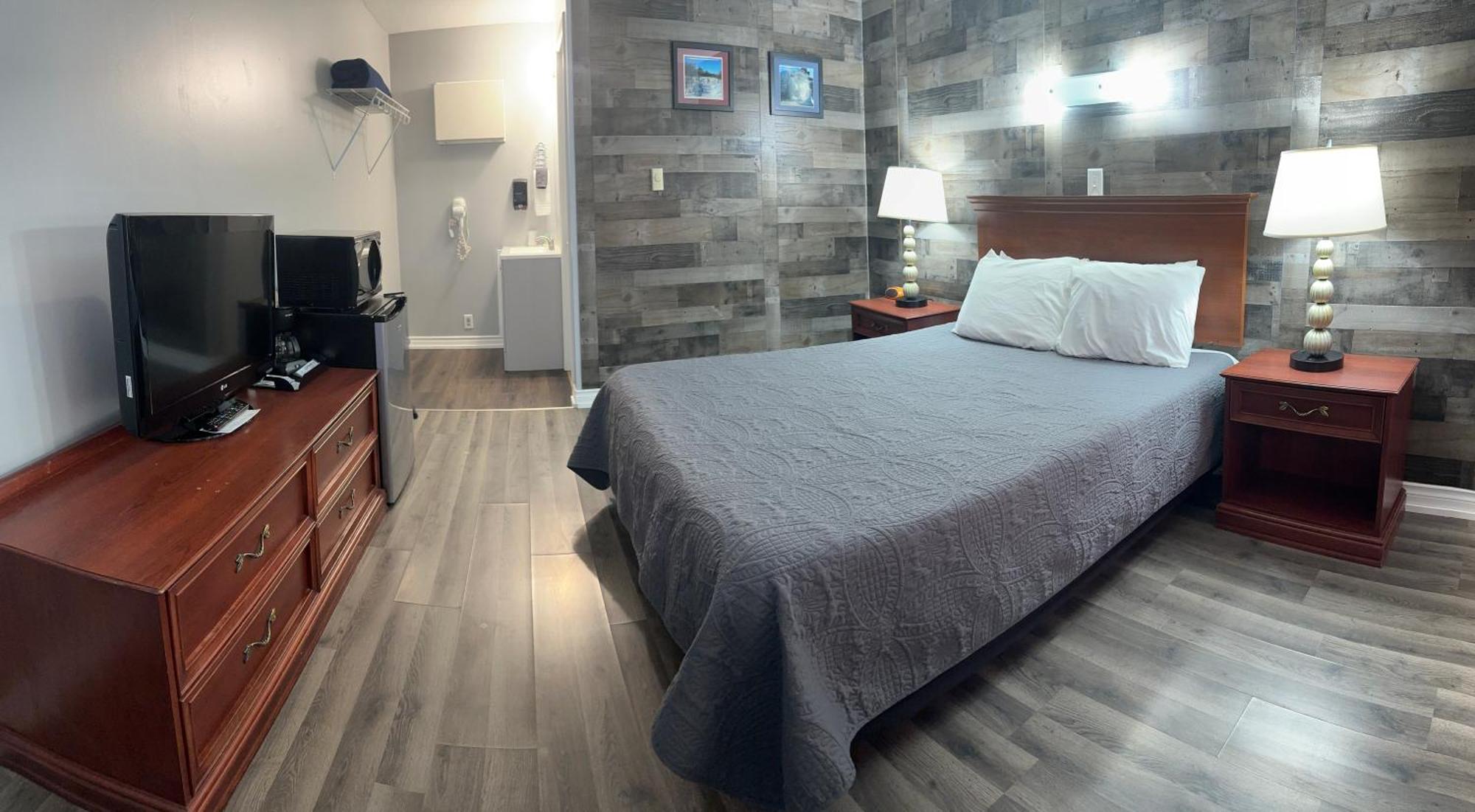 Pelican Motel Pelican Rapids Екстериор снимка