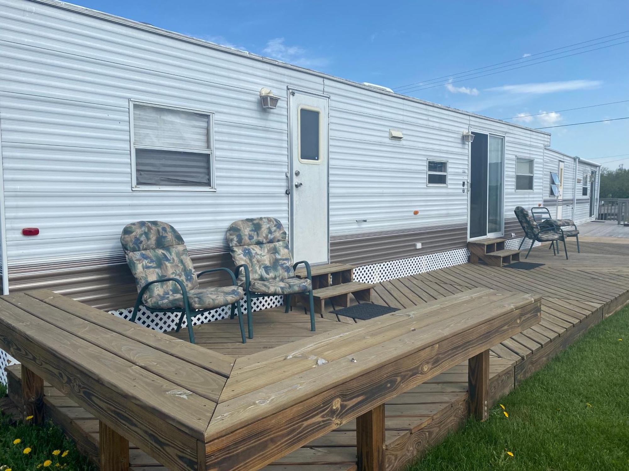 Pelican Motel Pelican Rapids Екстериор снимка